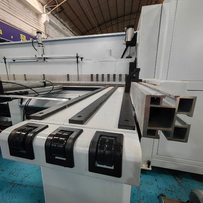 Voltage personalizzato MJ6230B Seghe automatiche orizzontali CNC per pannelli di legno di precisione