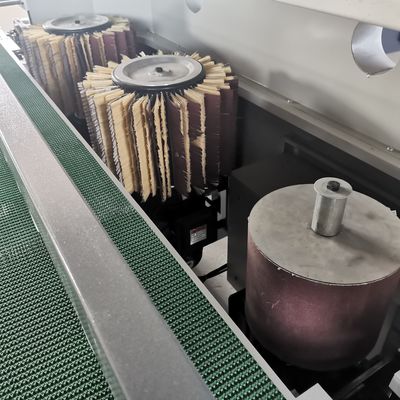Macchina di rettifica verticale automatica laterale per la lavorazione del legno con peso e progettazione di 240 kg