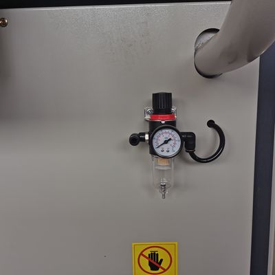 Macchina di rettifica verticale automatica laterale per la lavorazione del legno con peso e progettazione di 240 kg