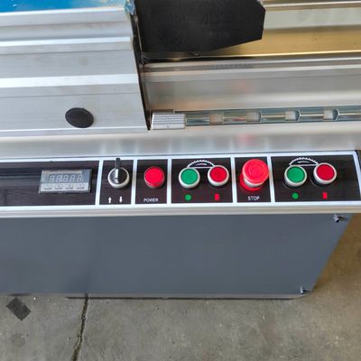 Seghe di precisione a pannello orizzontale per la lavorazione del legno lunghezza massima di taglio 3200 mm