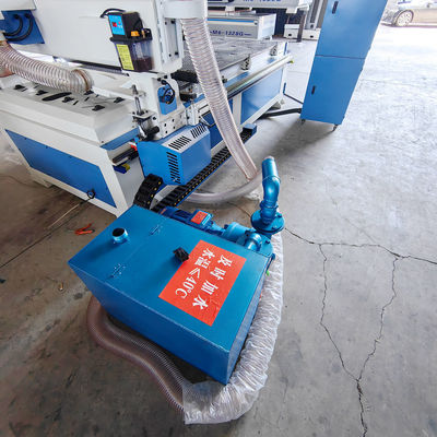 Alta precisione 4 assi 3 assi Legno CNC Router Machine per taglio incisione Perforazione