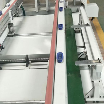 Macchine per la lavorazione automatica del legno per il taglio di pannelli di legno