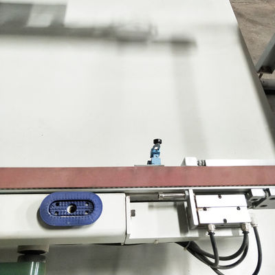 Macchine per la lavorazione automatica del legno per il taglio di pannelli di legno