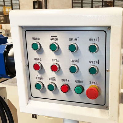 Piccolo divisore di materiale con sega a lame quadrate in legno ad alta velocità e potenza di 11 kW
