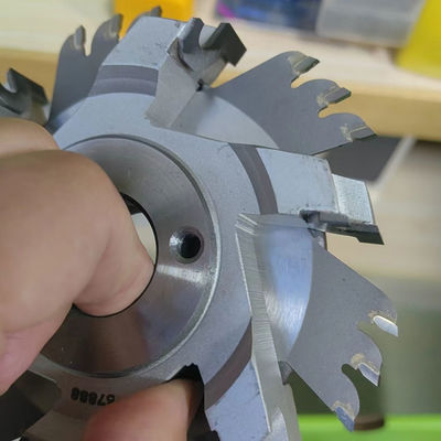 MX-7203 Macchina automatica per la manipolazione di spazzolini da denti con coltello di legno