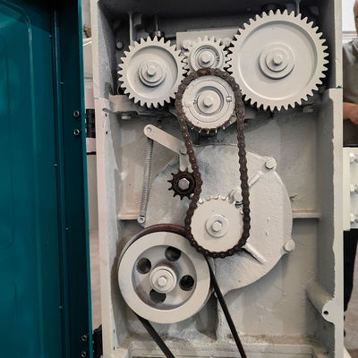 Macchina di pianificazione a lato singolo in legno Min. Spessore di pianificazione 8 mm Voltaggio 380V 50Hz 3 fasi