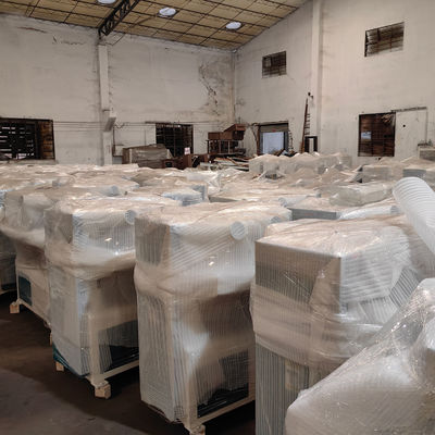 Macchina di pianificazione a lato singolo in legno Min. Spessore di pianificazione 8 mm Voltaggio 380V 50Hz 3 fasi