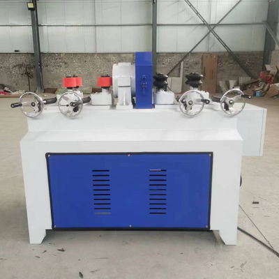 Macchina per la lavorazione del legno a doppia testa per bastoncini rotondi da 30 a 100 mm con disposizione verticale
