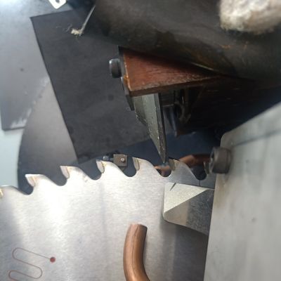 Macchina automatica per la macinazione di lame a sega circolare in lega CNC per affilare la parte superiore e la parte anteriore