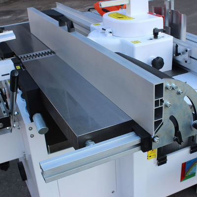 Macchine combinate multifunzionali per la lavorazione del legno nei ristoranti