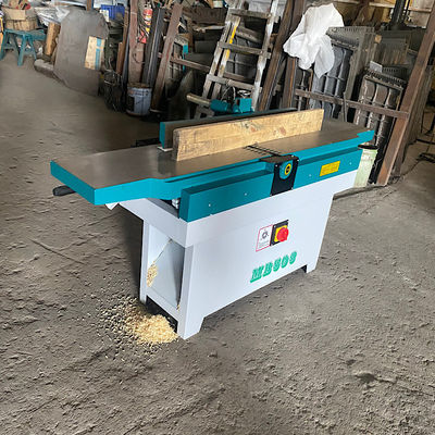 Tavola di legno industriale Legno massello lavorazione 2500mm Tavola lunga Legno superficie piano macchina