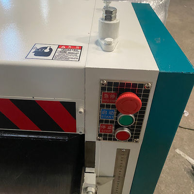 Potente impianto per la lavorazione del legno a un solo lato di sicurezza Industrial Planer con spessore pesante