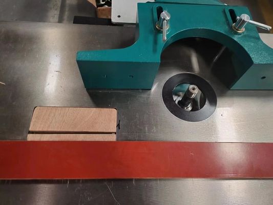 La fresatrice a fusione scorrevole da 150 kg è lo strumento perfetto per i professionisti del legname