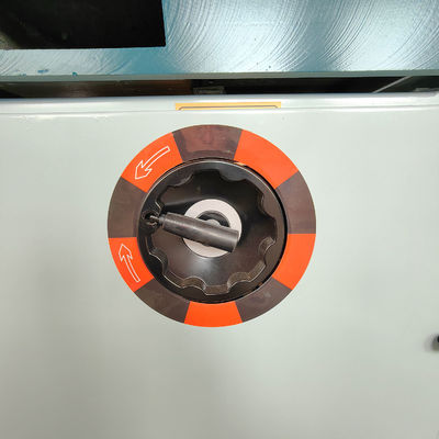 Macchina per la lavorazione del legno Molitore automatico a fusione per modellazione del legno Potenza 4kW Peso 600kg
