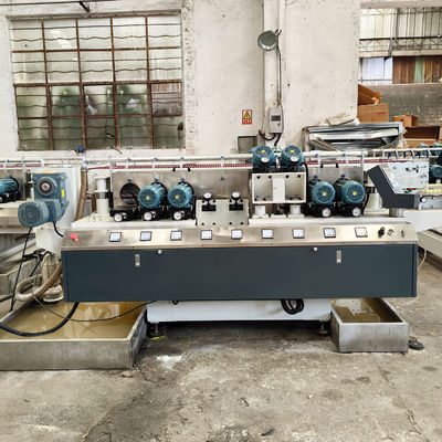 Voltaggio 380V/50Hz/3P Glass Double Edger Machine per la rettifica e la lucidatura a 1-8m/min