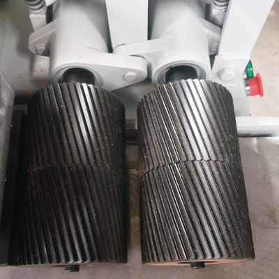 Velocità del mandrino 7000 r/min Piccola macchina per legare i fili di legno per il telaio delle porte