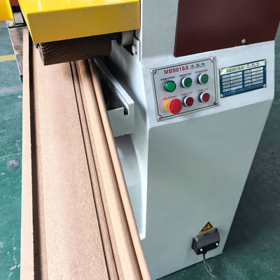 120 mm Max. Spessore di lavoro Superficie di piantagione di legno 180 mm Profili di legno