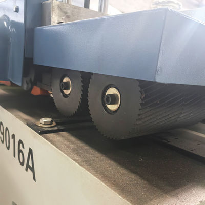 MB9016A Macchina di stampaggio in linea per profili di profilo di legno per profili di cornice di porta lisci e precisi