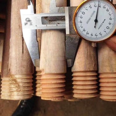 Macchina professionale per la fabbricazione di maniglie di scopa in legno con perno a vite da 4,3 mm Potenza kW 3.5