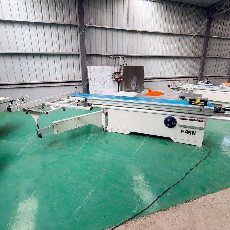 3200*425mm Tavola scorrevole Lunghezza * Larghezza F45N Legnageria CNC Seghe di precisione 45 gradi