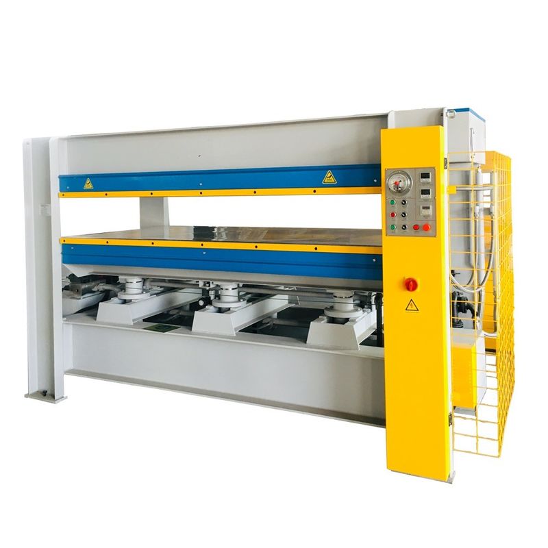 Macchina di stampa a caldo in legno laminato per porte di legno con alta produttività e buona