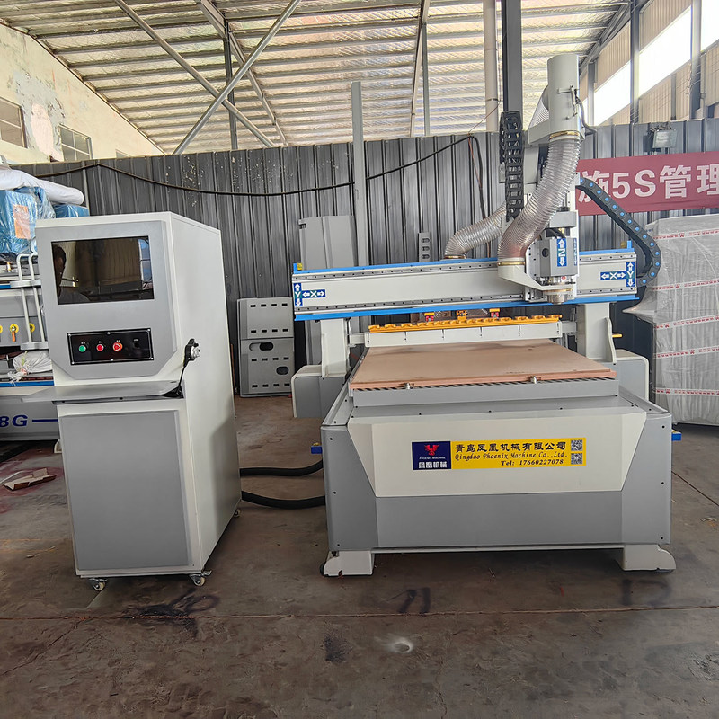 PK1325 ATC Fully Automatic Tool Change Wood Router 3 Assi CNC Router per mobili in legno