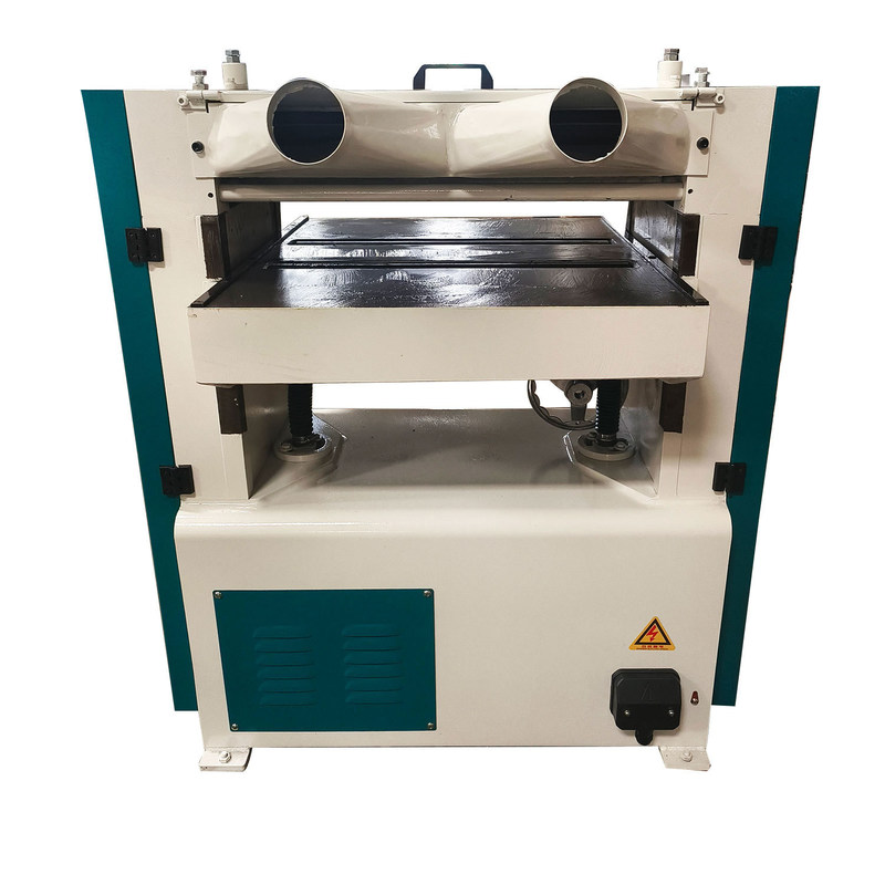 Macchina di pianificazione a lato singolo in legno Min. Spessore di pianificazione 8 mm Voltaggio 380V 50Hz 3 fasi