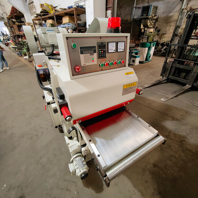 Modello MB450B per legno massello e MDF Peso KG 2300 KG