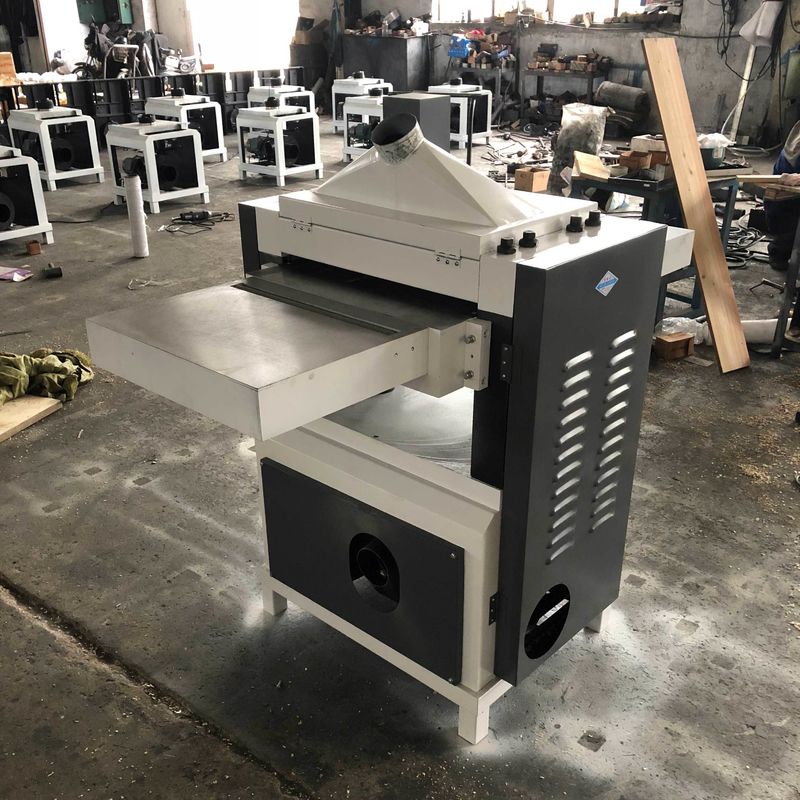 Alimentazione automatica 600mm Larghezza Legno massello a doppio lato Spessore piantagione macchina per la pianificazione